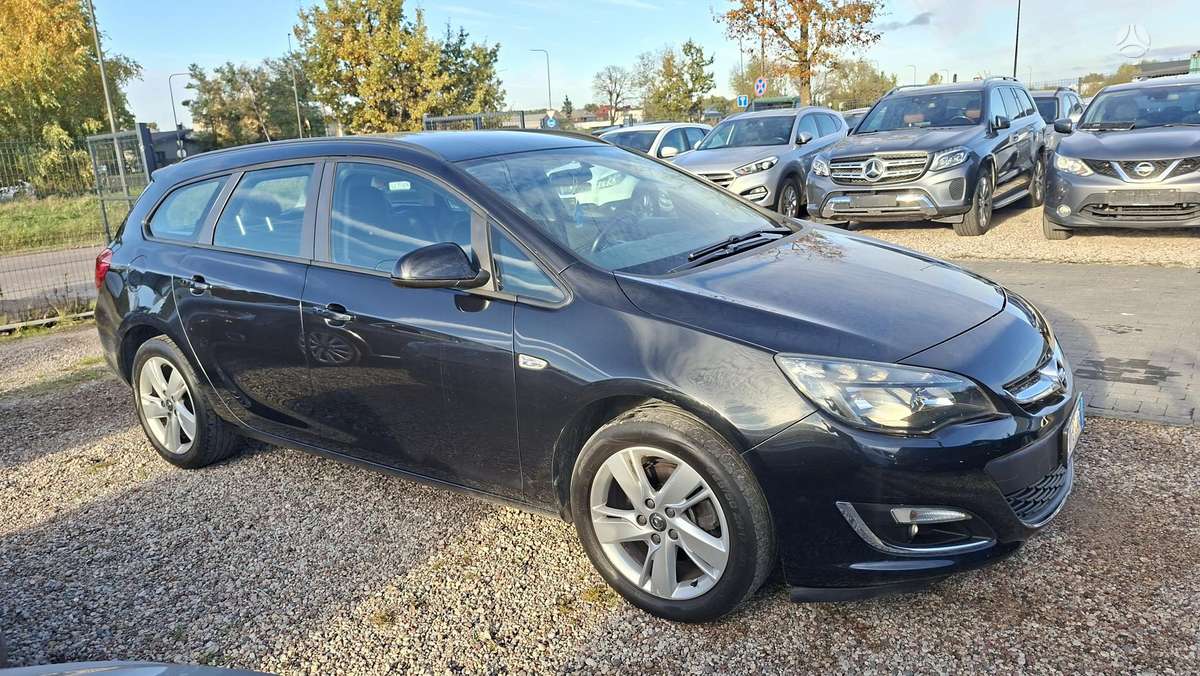Opel Astra 2013 — двигун 1686 cm³, 110 HP (81kW)