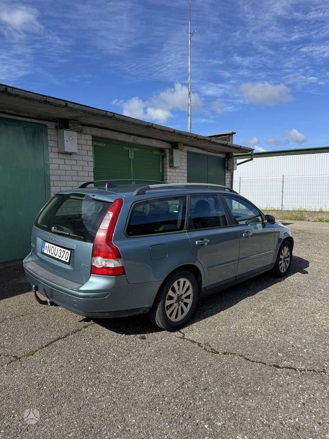 Volvo V50 2006 — interior