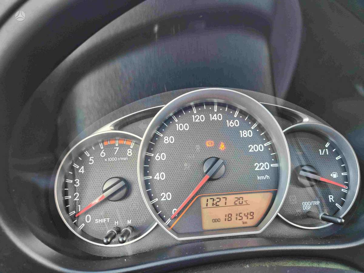 Toyota Verso-S 2011 — photo 6