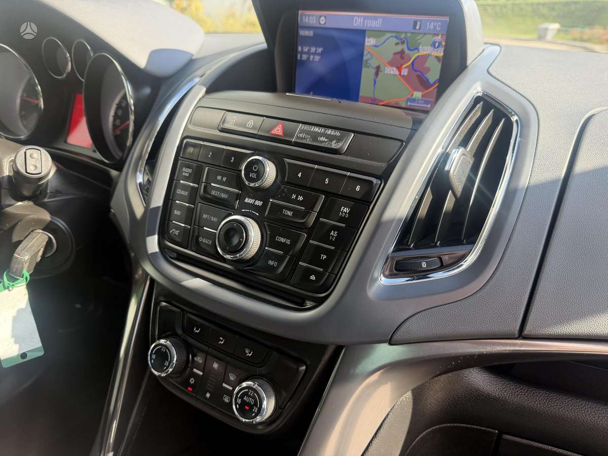 Opel Zafira 2012 — photo 14