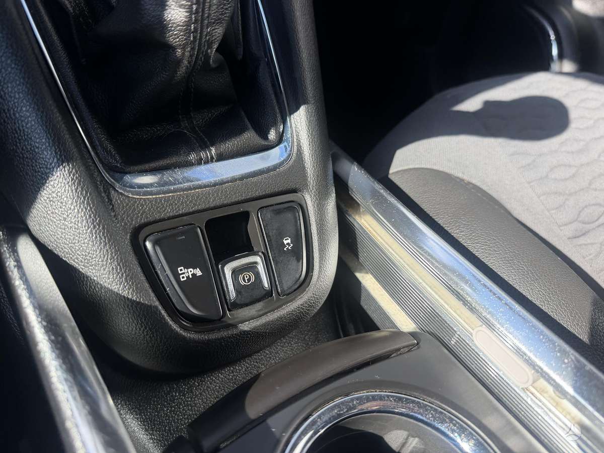 Opel Zafira 2012 — photo 18