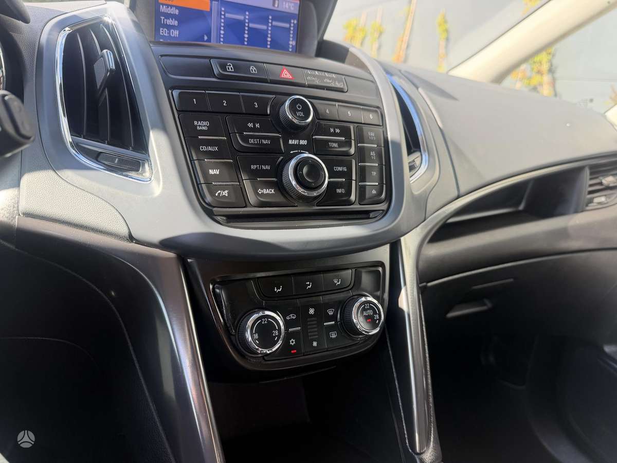 Opel Zafira 2012 — photo 19