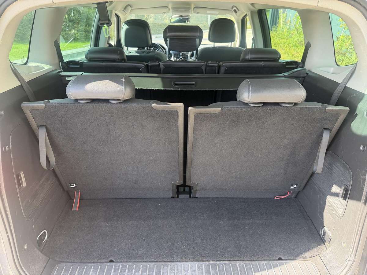 Opel Zafira 2012 — photo 28