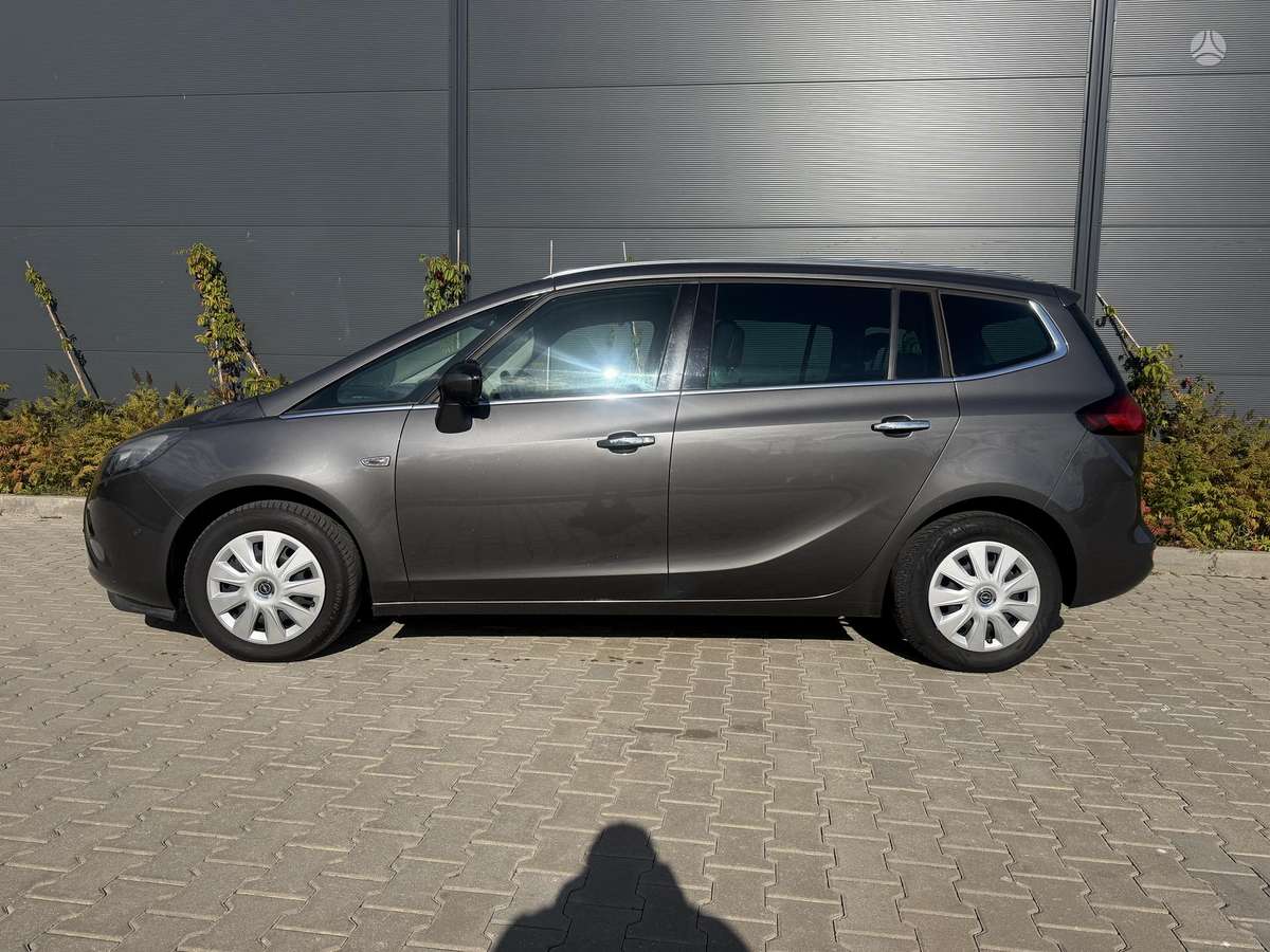 Opel Zafira 2012 — photo 5
