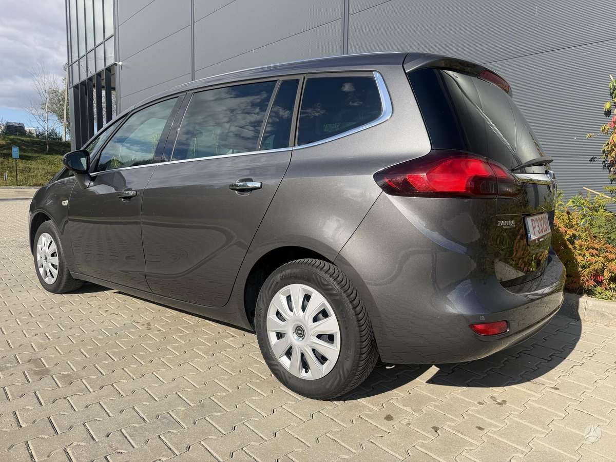 Opel Zafira 2012 — photo 6