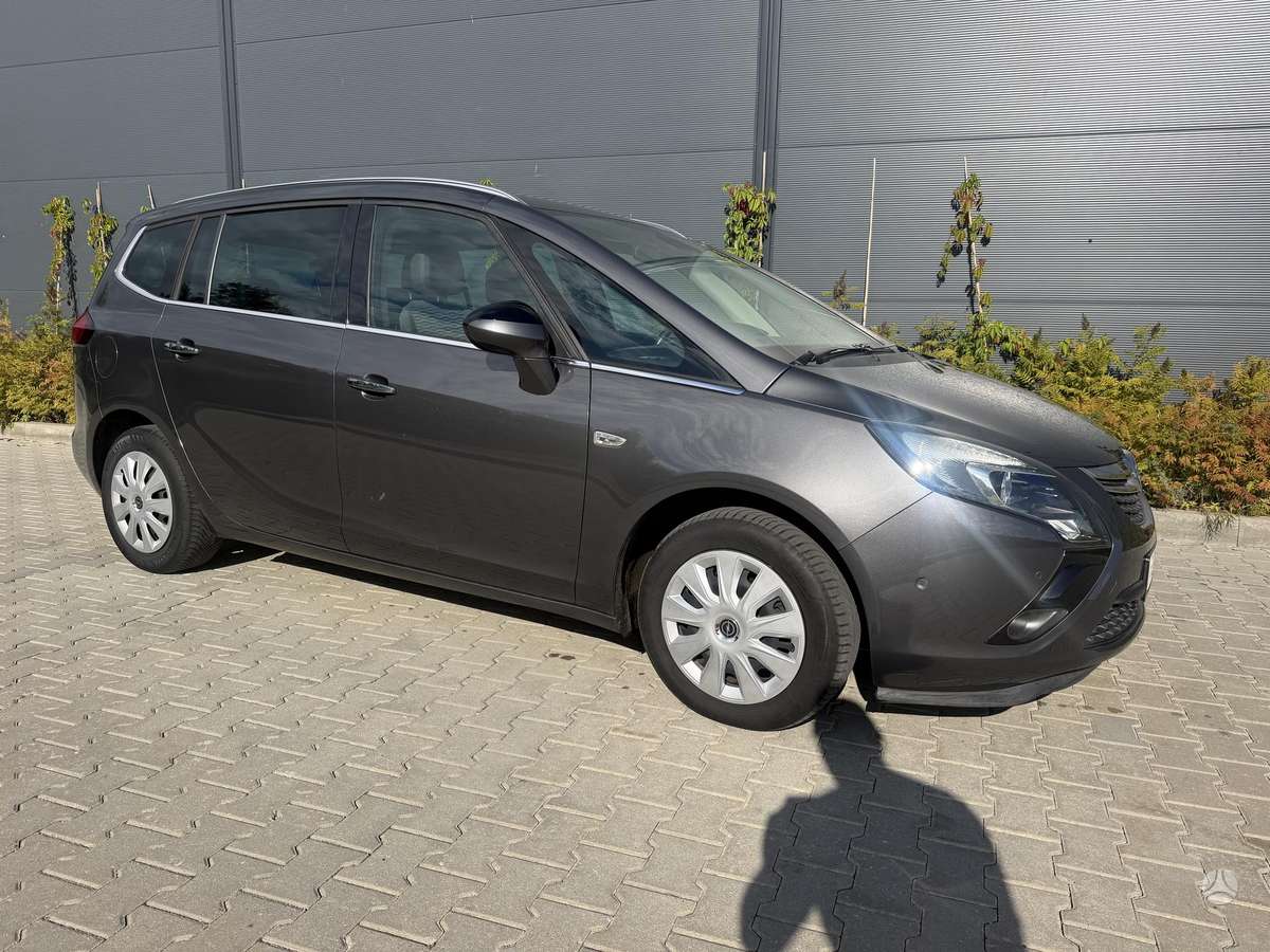 Opel Zafira 2012 — photo 9