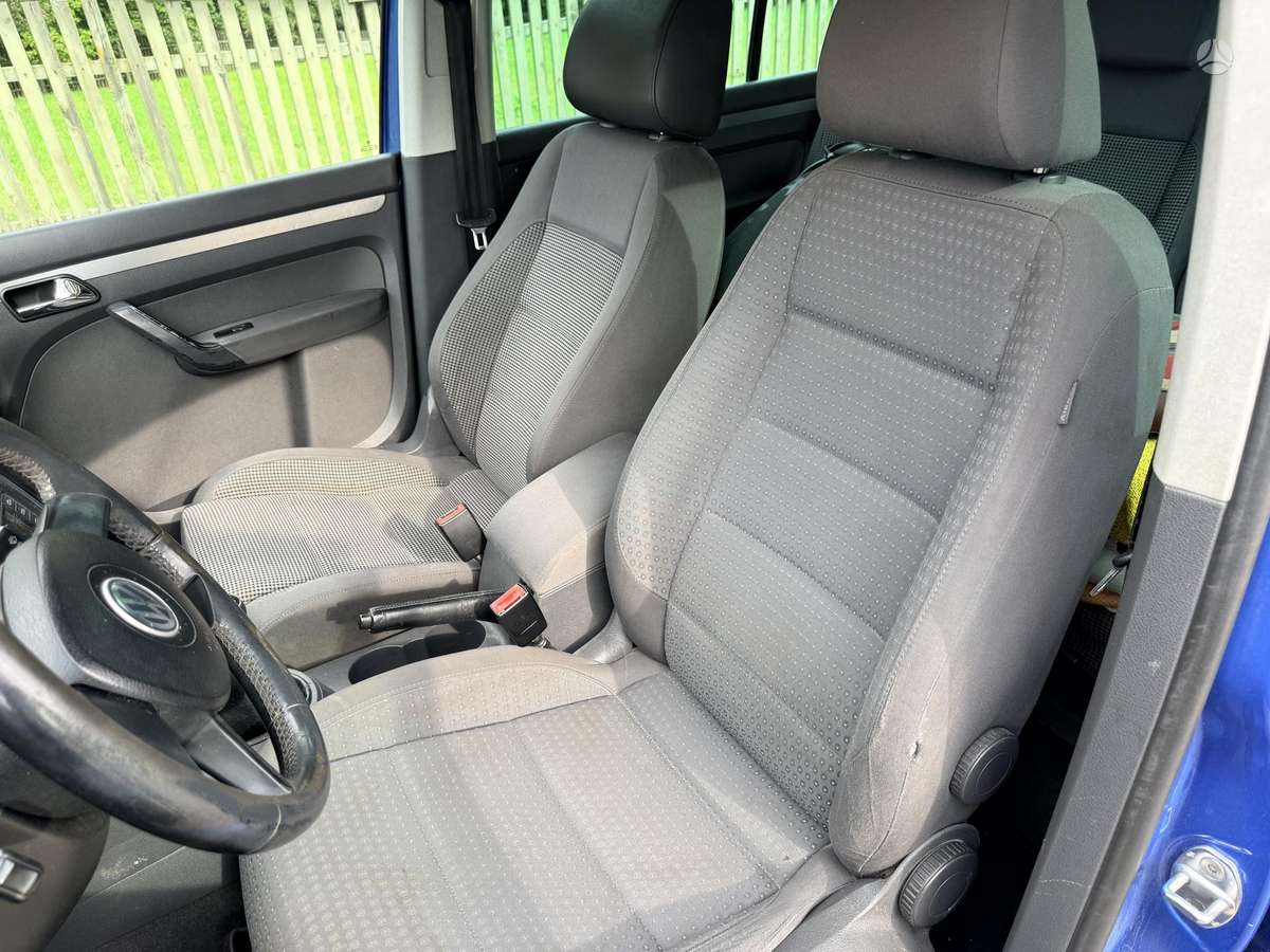 Volkswagen Touran 2005 — photo 11