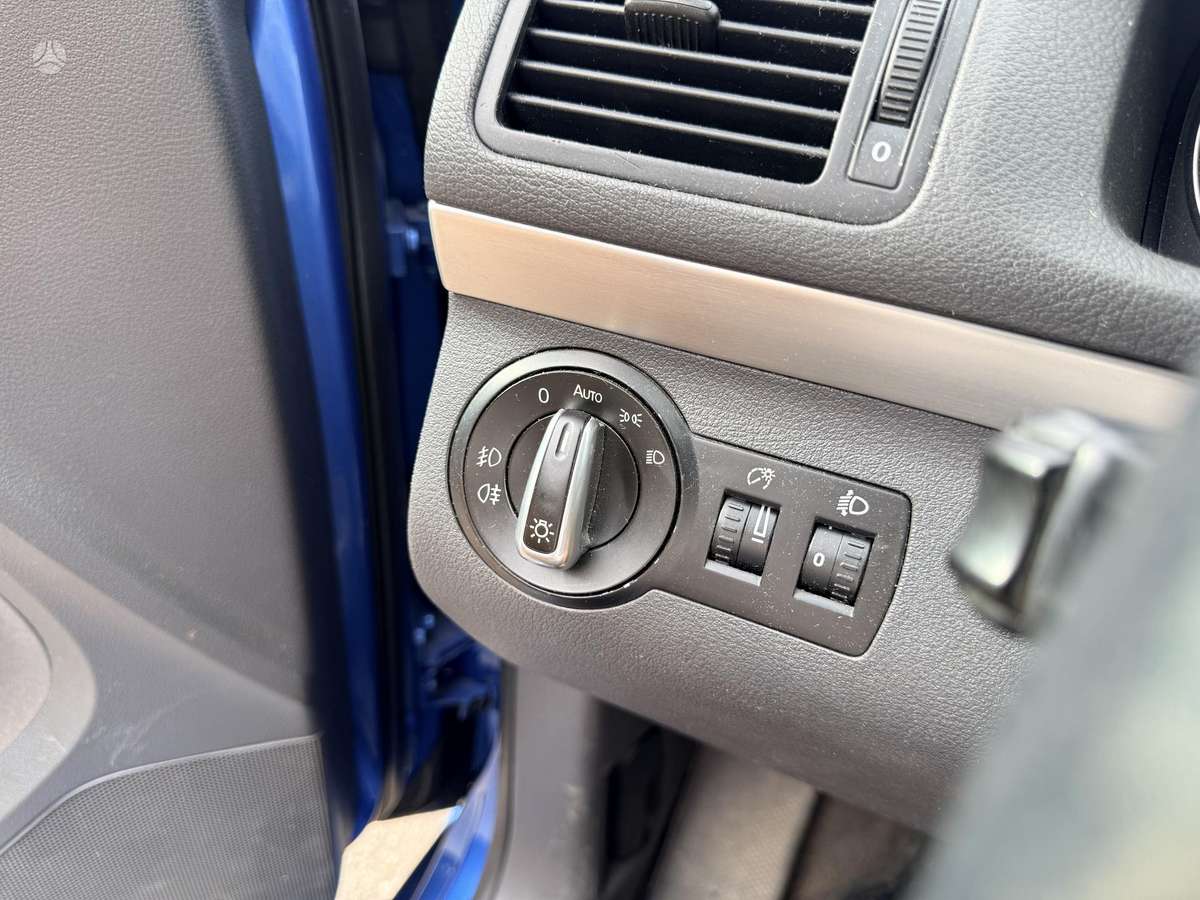 Volkswagen Touran 2005 — photo 15
