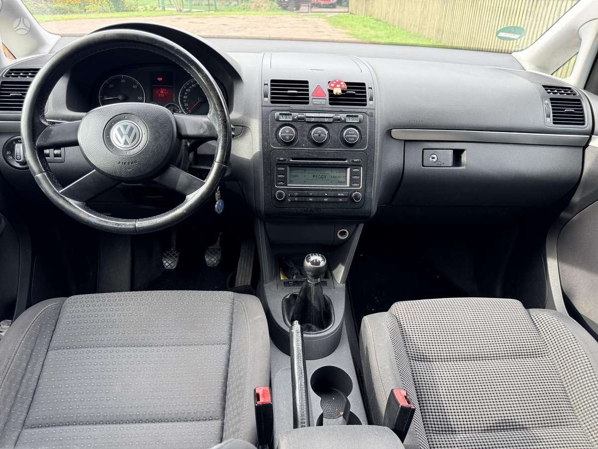 Volkswagen Touran 2005 — photo 9