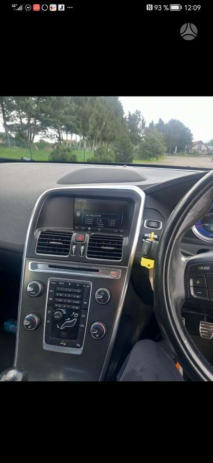 Volvo XC60 2012 — photo 9