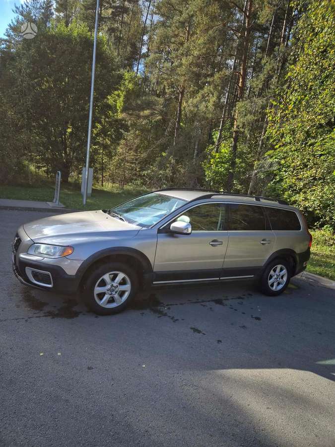 Volvo XC70 2011 — салон