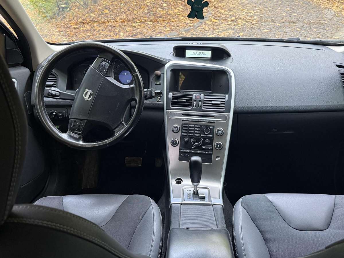 Volvo XC60 2009 — photo 10