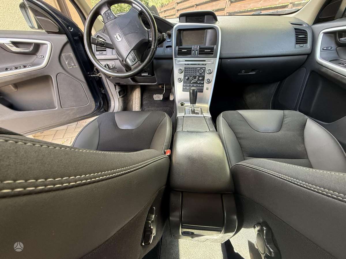 Volvo XC60 2009 — photo 12