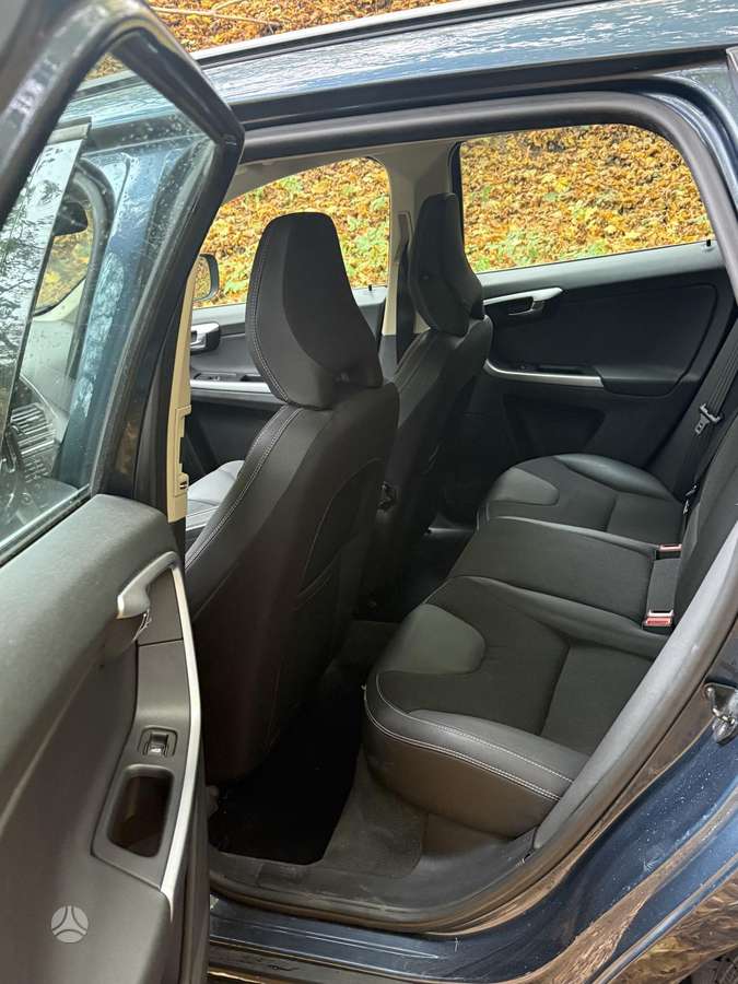 Volvo XC60 2009 — photo 13