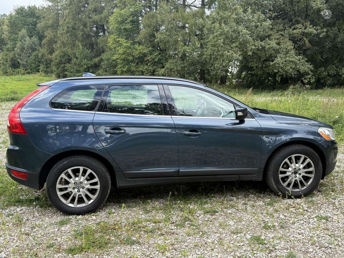 Volvo XC60 2009 — engine 163 HP (120kW)