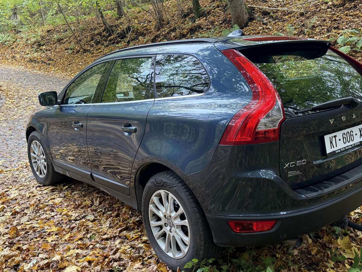 Volvo XC60 2009 — photo 8