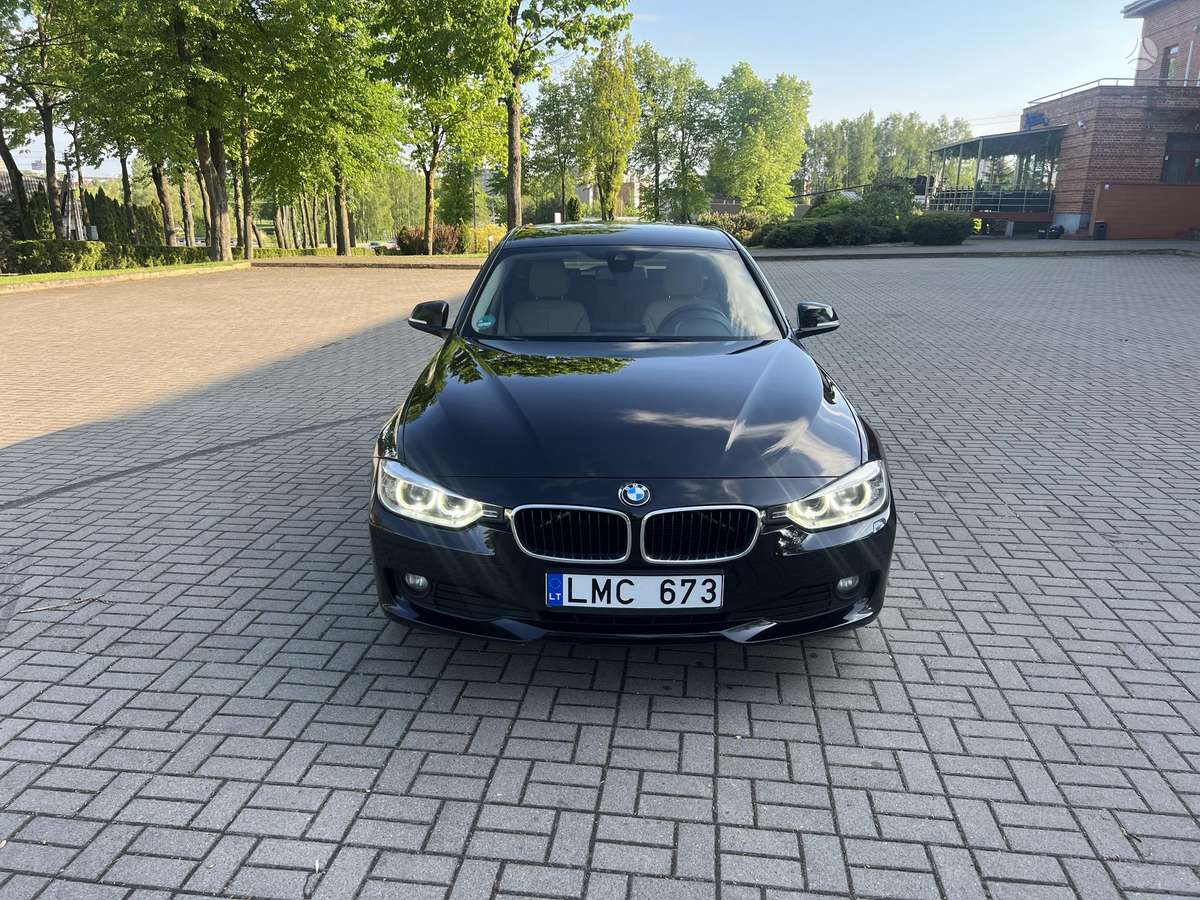 BMW 318 2013 — engine 1995 cm³, 143 HP (105kW)