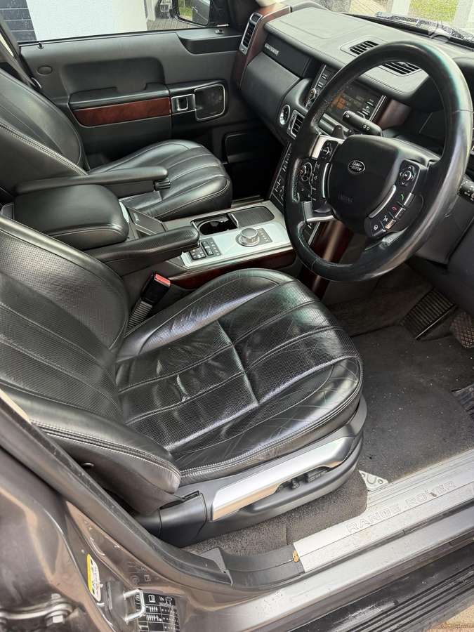 Land Rover 2011 — photo 11