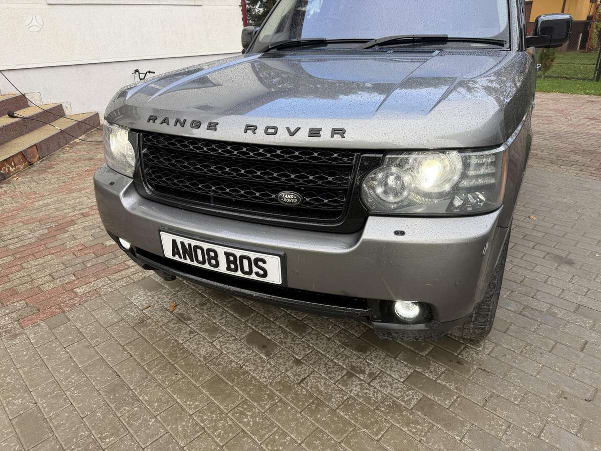 Land Rover 2011 — rear view