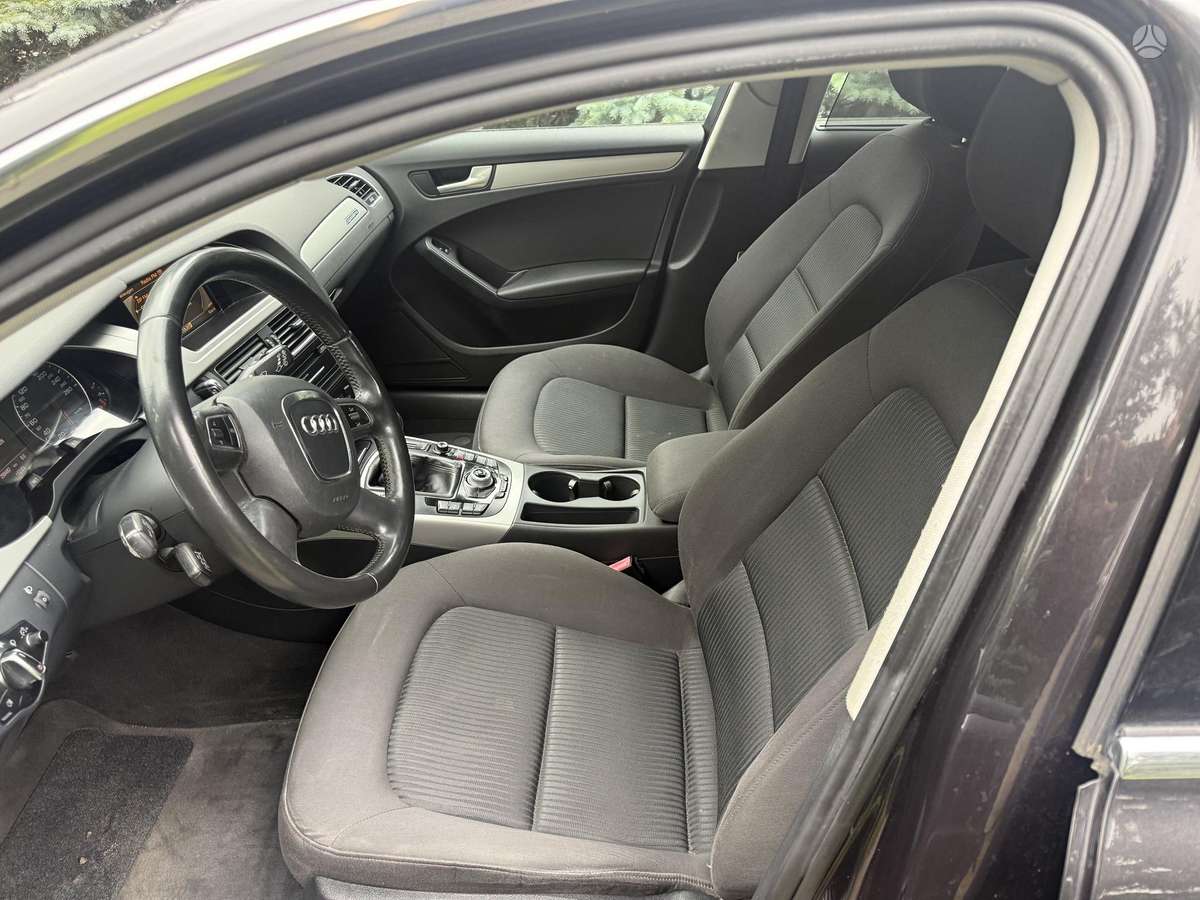 Audi A4 2011 — photo 11