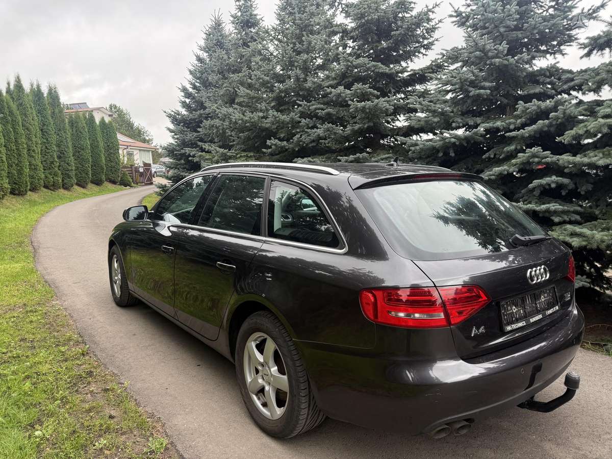 Audi A4 2011 — engine 1968 cm³, 143 HP (105kW)