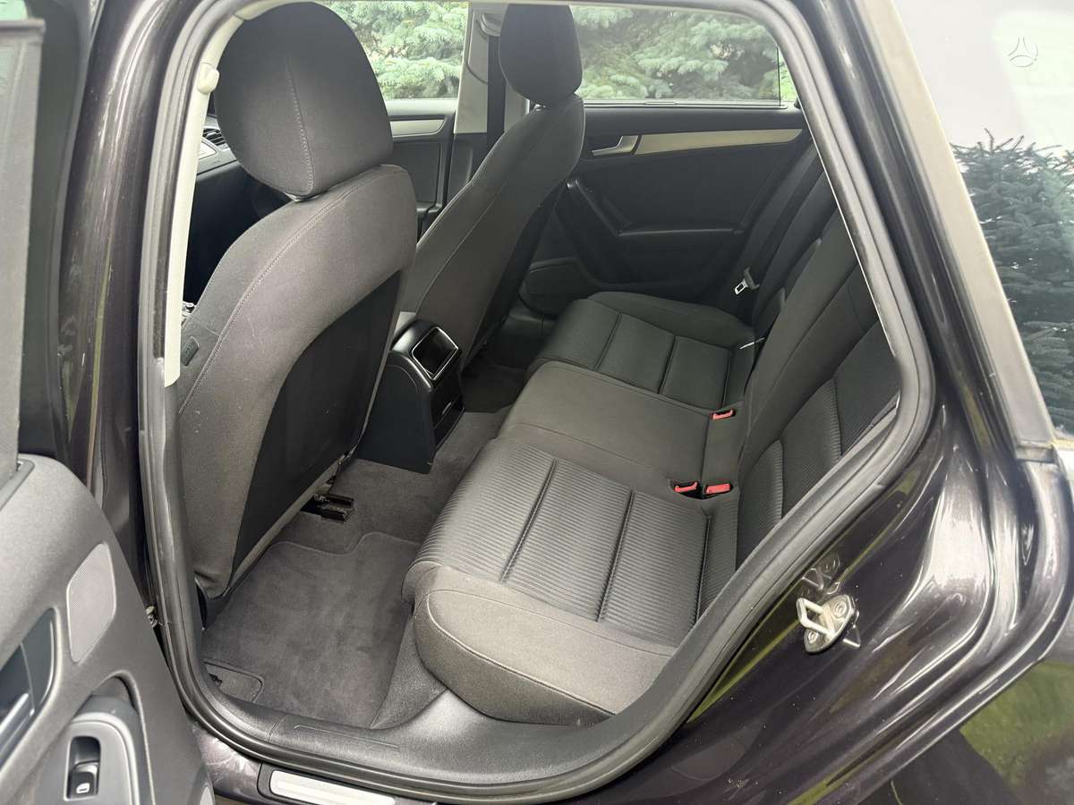 Audi A4 2011 — photo 9