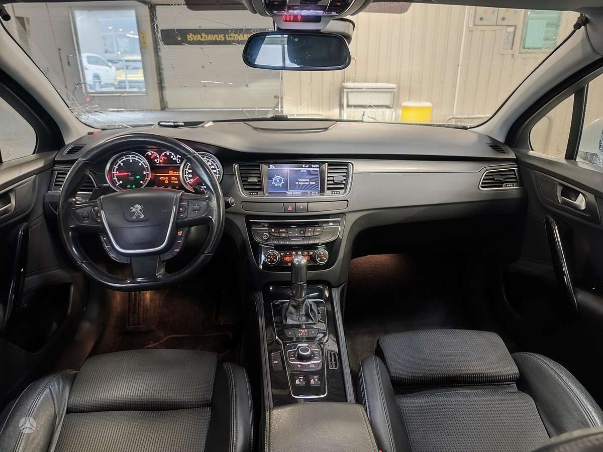 Peugeot 508 2011 — photo 31