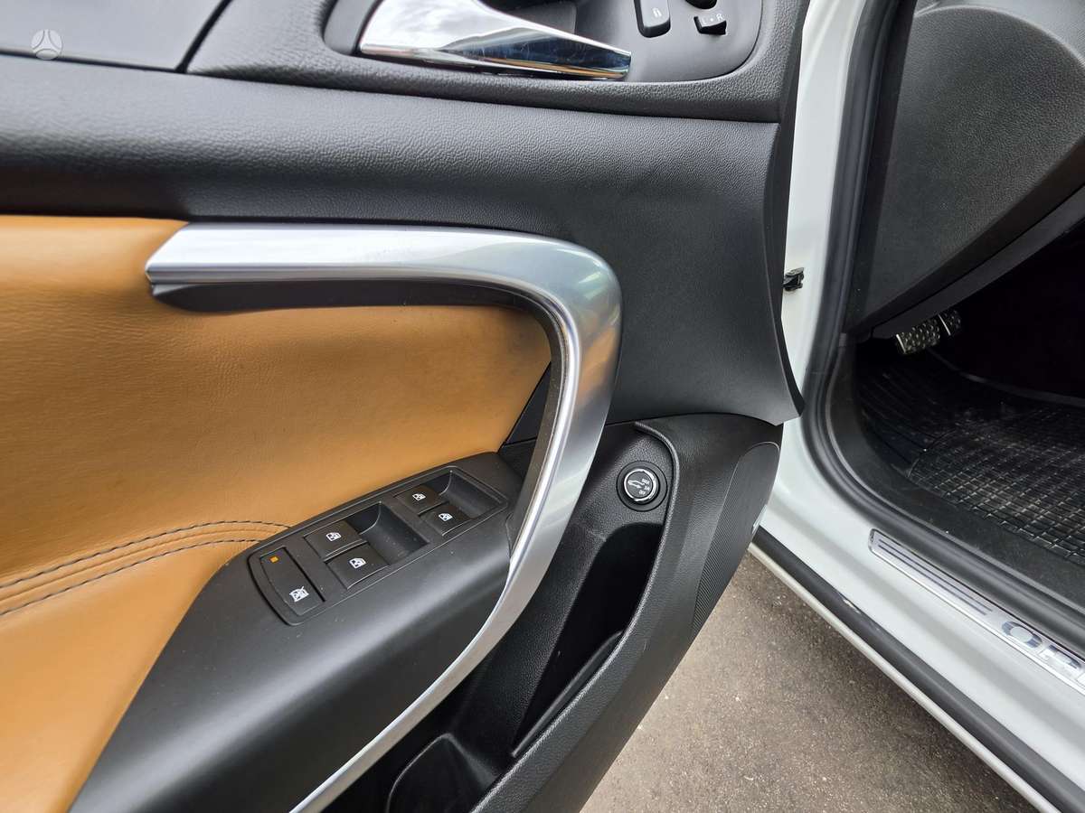 Opel Insignia 2015 — photo 10