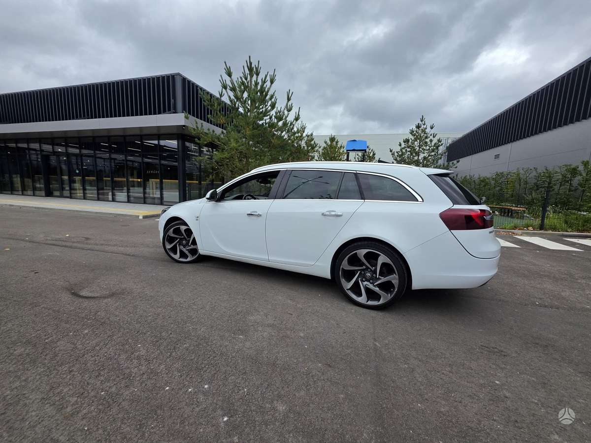 Opel Insignia 2015 — photo 21