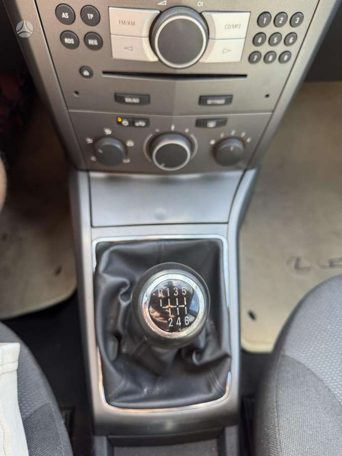 Opel Astra 2006 — photo 14