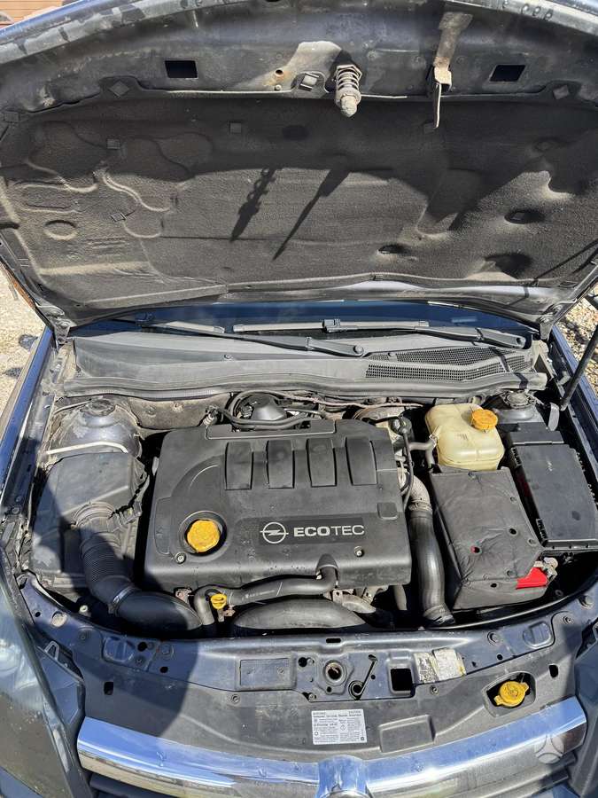 Opel Astra 2006 — photo 15