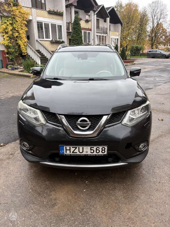 Nissan X-Trail 2015 — салон