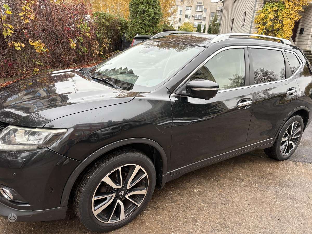 Nissan X-Trail 2015 — двигун 1598 cm³, 131 HP (96kW)