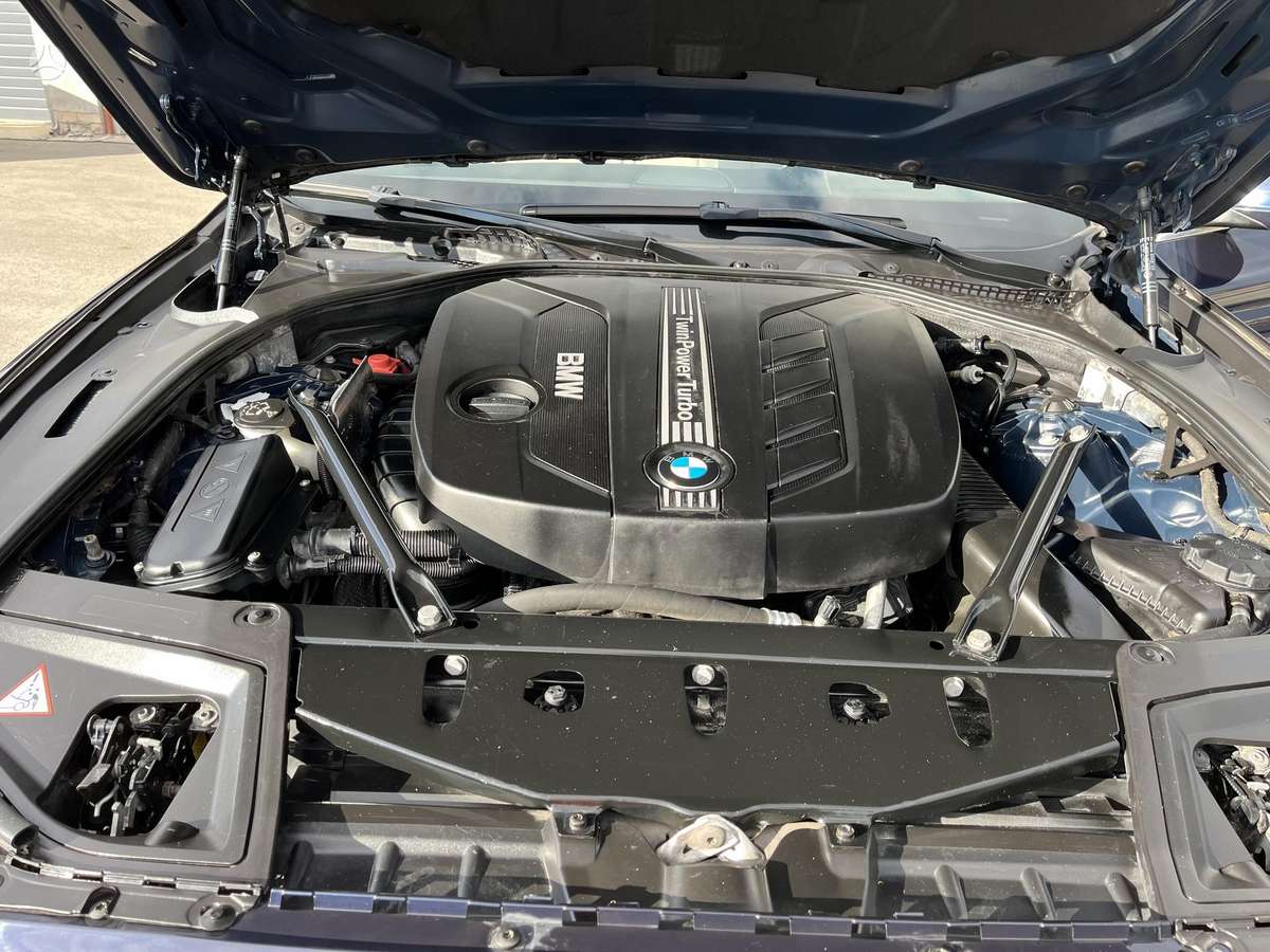 BMW 525 2012 — photo 18