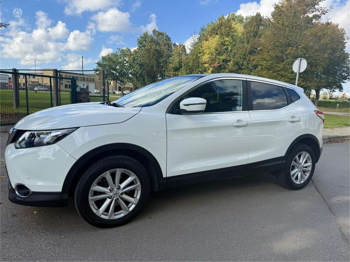 Nissan Qashqai 2014 — вигляд ззаду