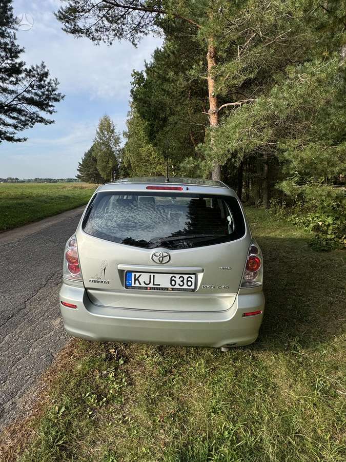 Toyota Corolla 2006 — салон