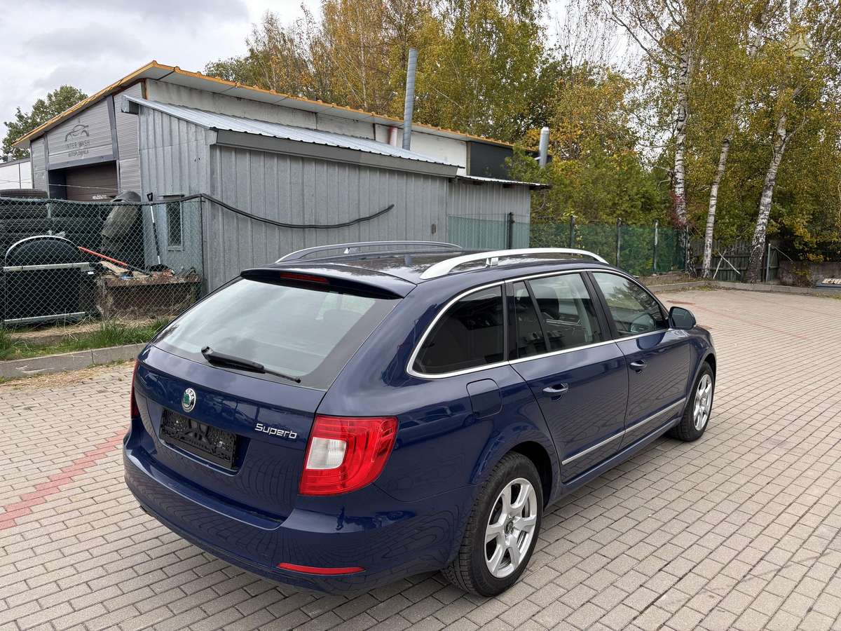 Skoda Superb 2011 — photo 14