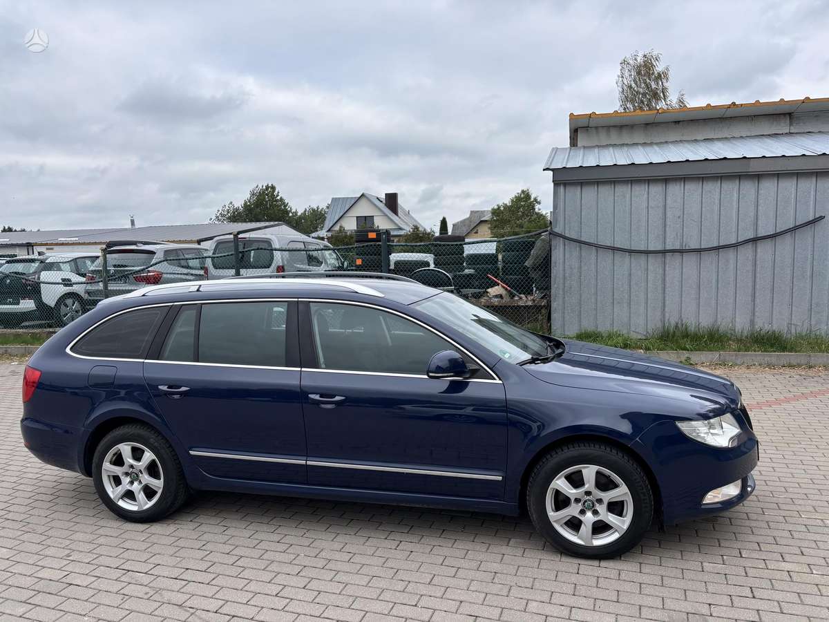 Skoda Superb 2011 — photo 15