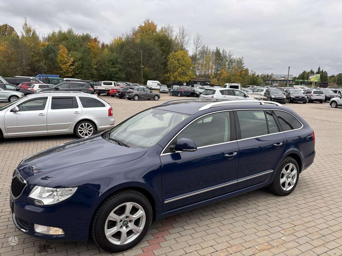 Skoda Superb 2011 — photo 17