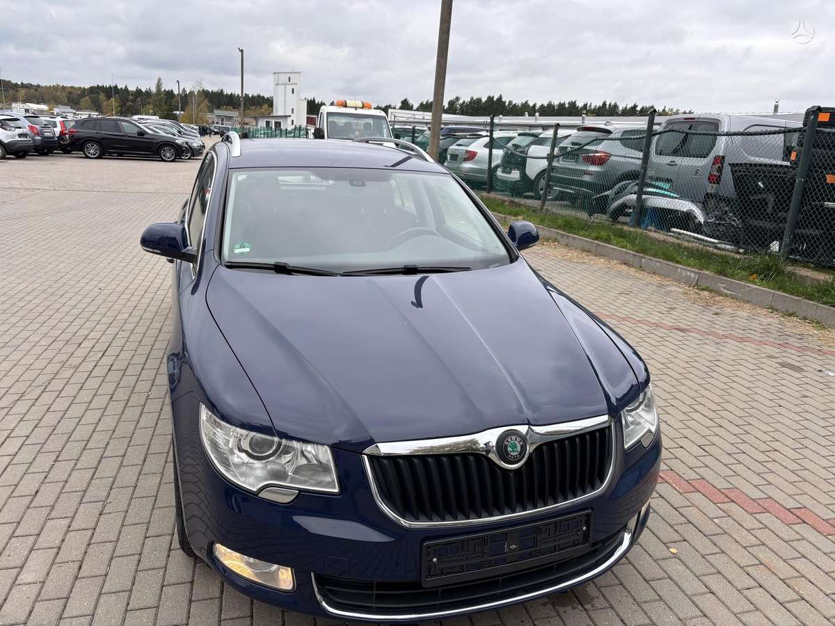 Skoda Superb 2011 — photo 19