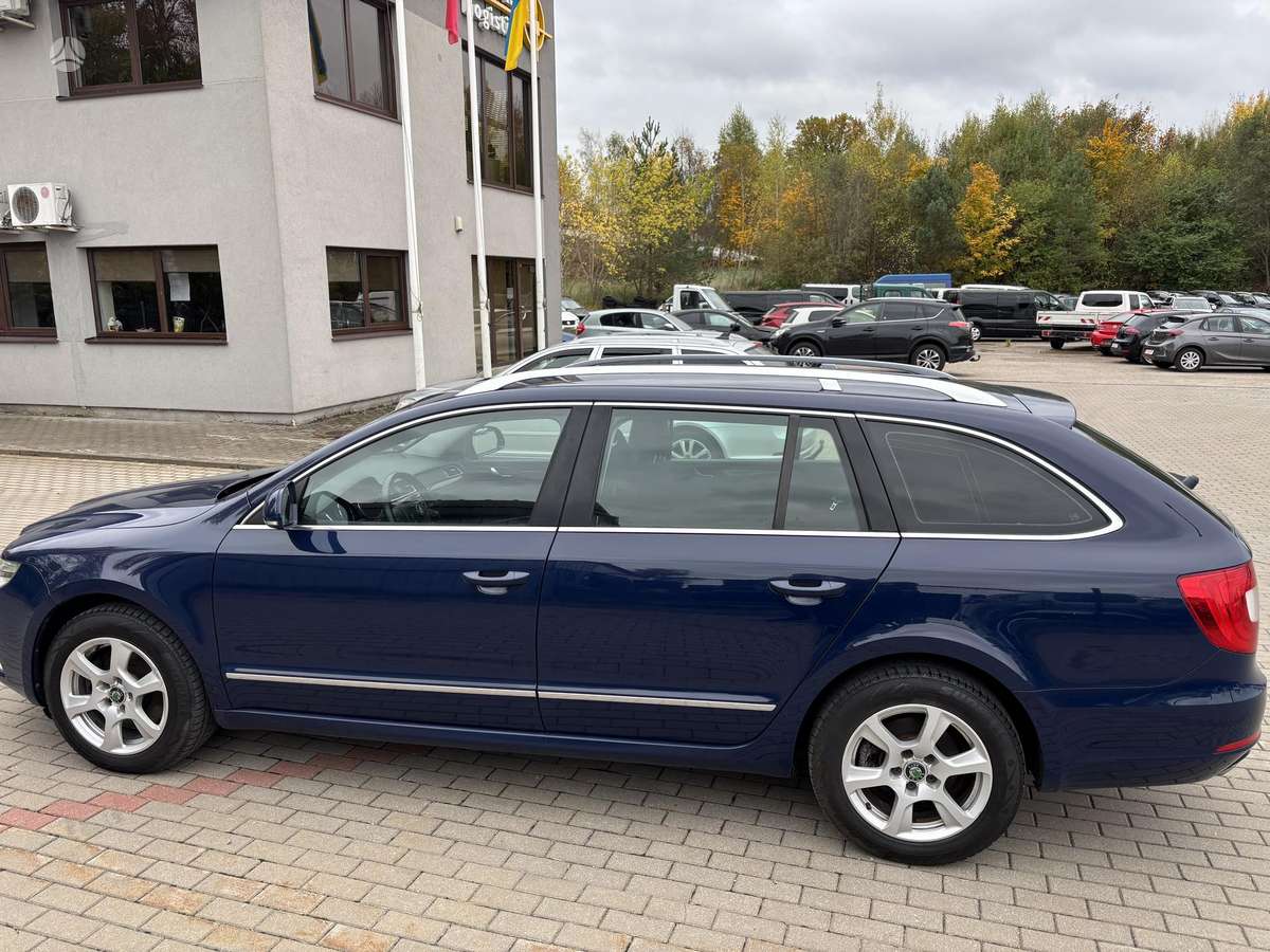 Skoda Superb 2011 — photo 21