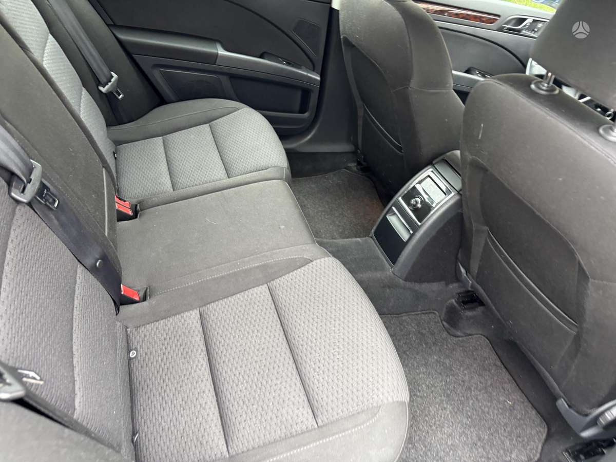 Skoda Superb 2011 — photo 6