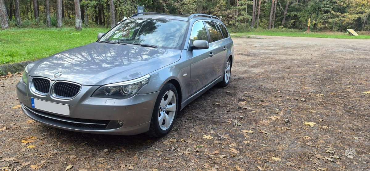 BMW 520 2008 — вигляд ззаду