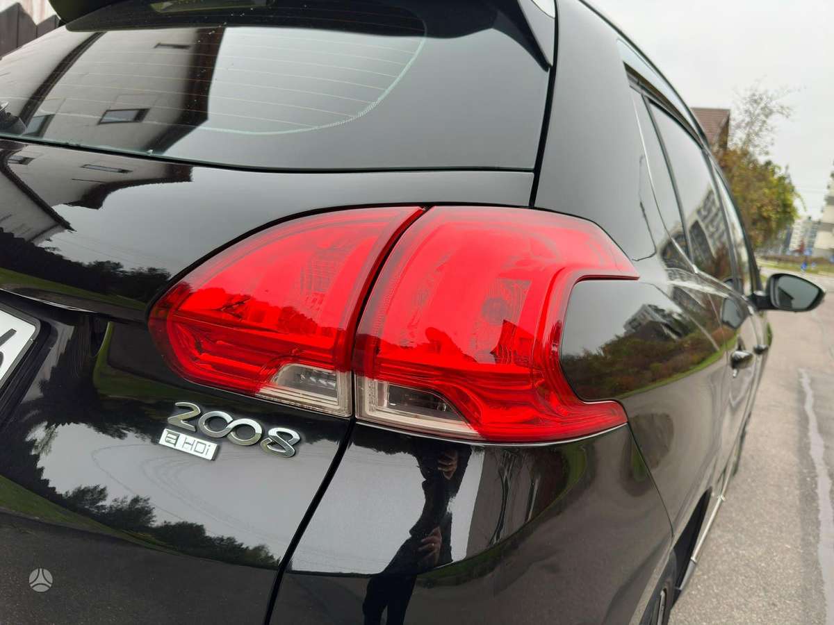 Peugeot 2008 2014 — photo 16