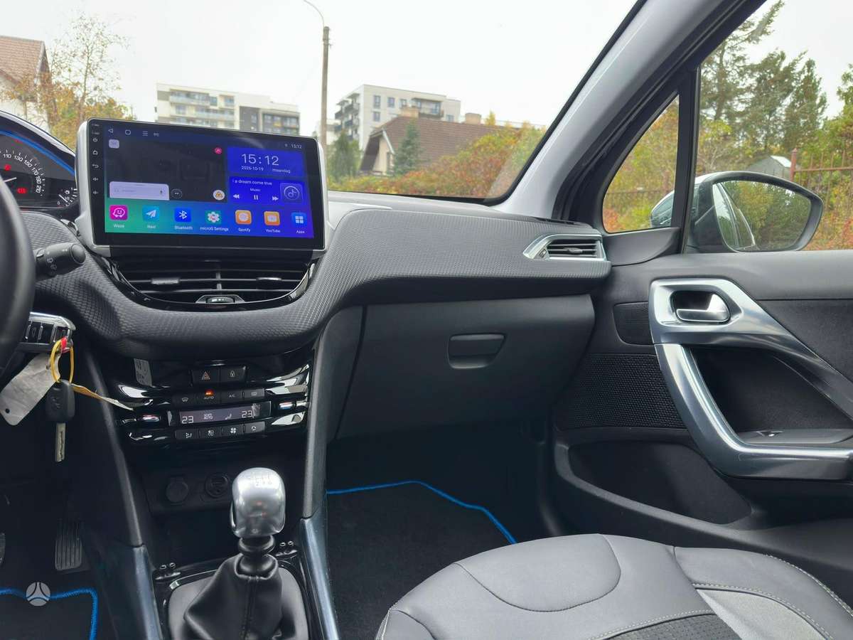 Peugeot 2008 2014 — photo 18