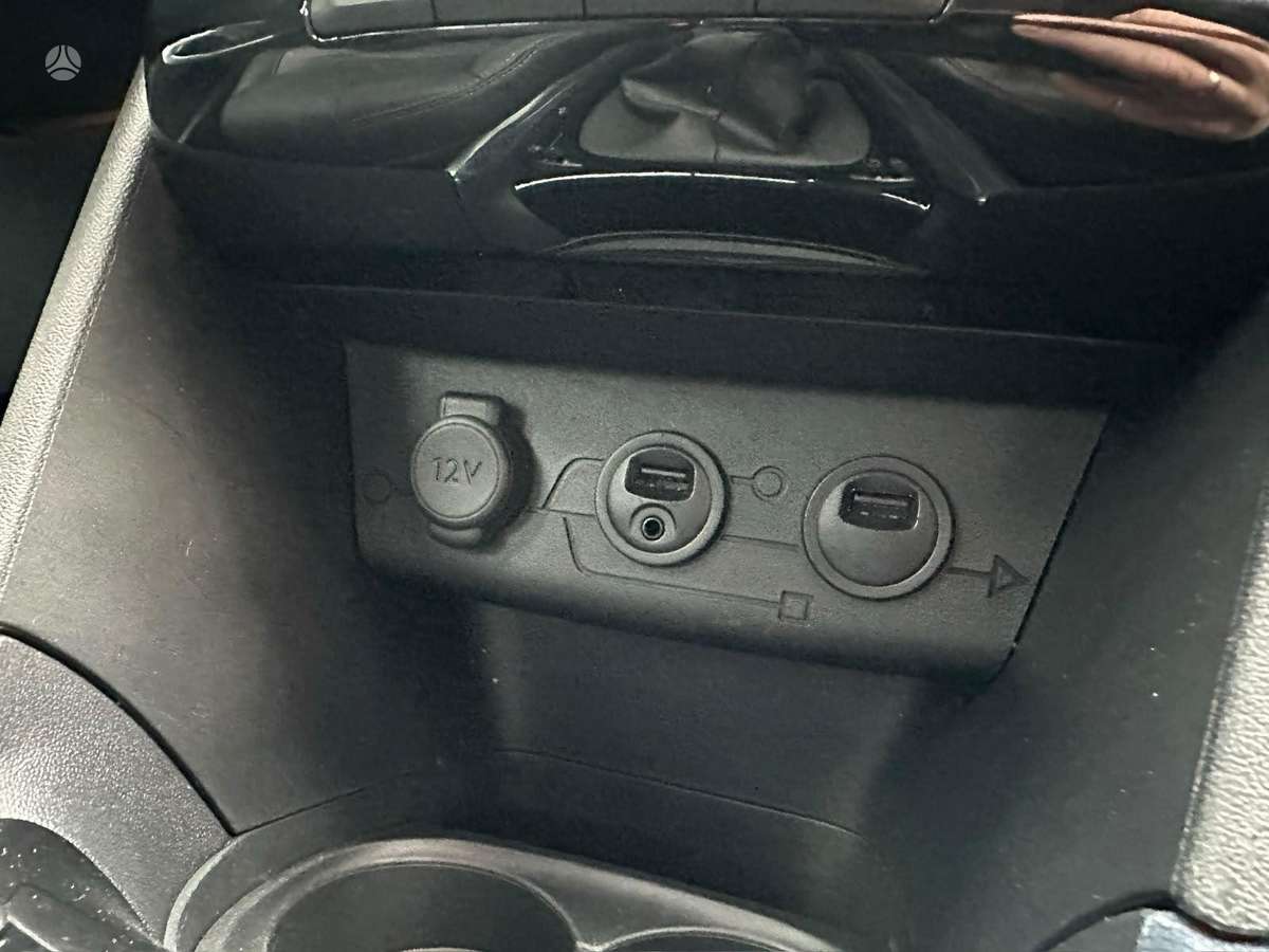 Peugeot 2008 2014 — photo 21