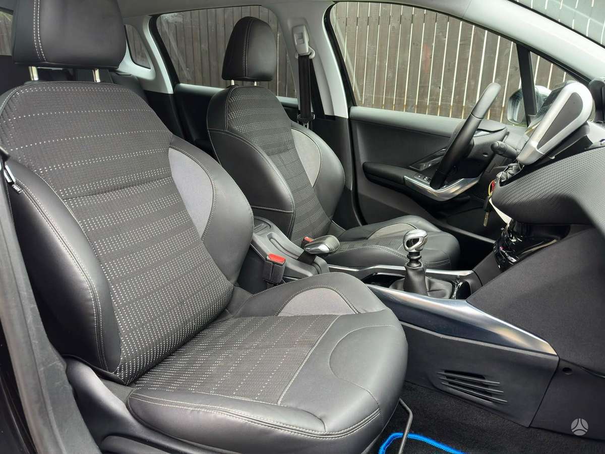Peugeot 2008 2014 — photo 24