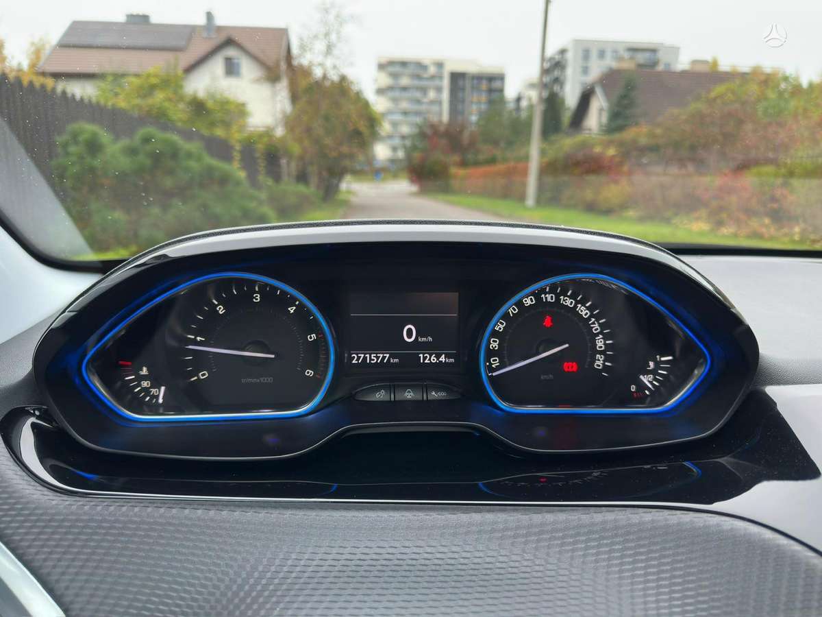 Peugeot 2008 2014 — photo 27
