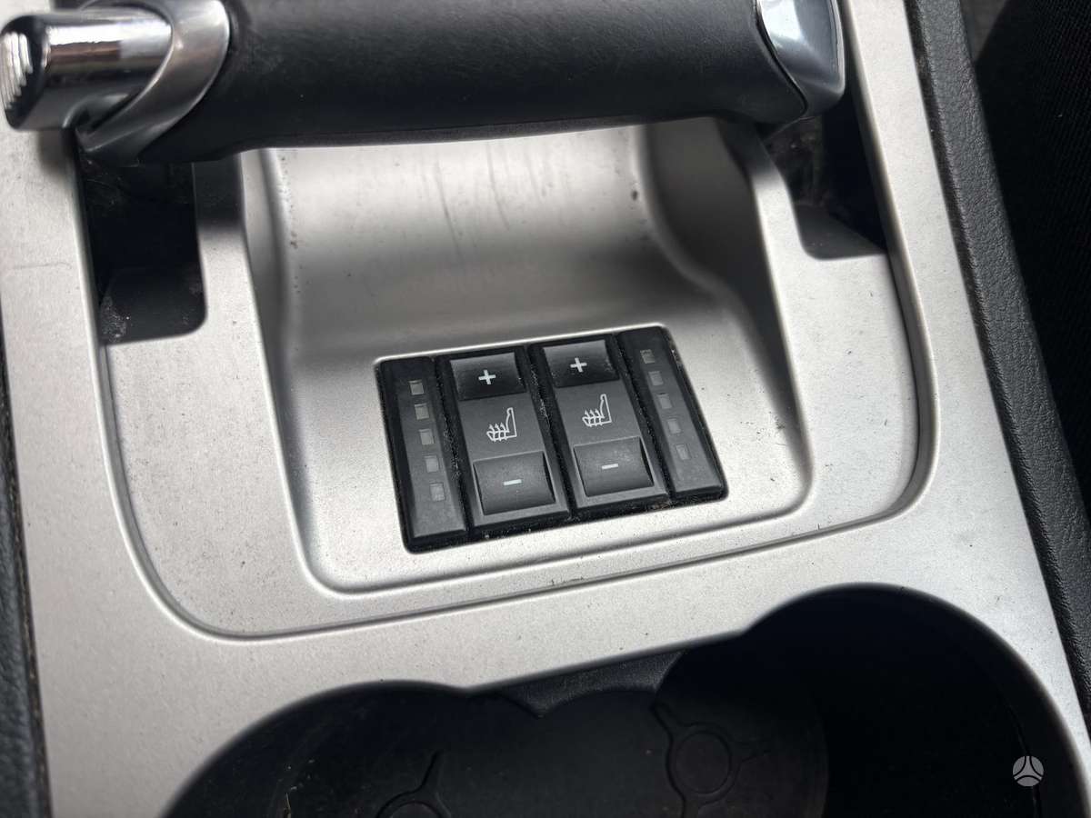 Ford S-MAX 2011 — photo 11