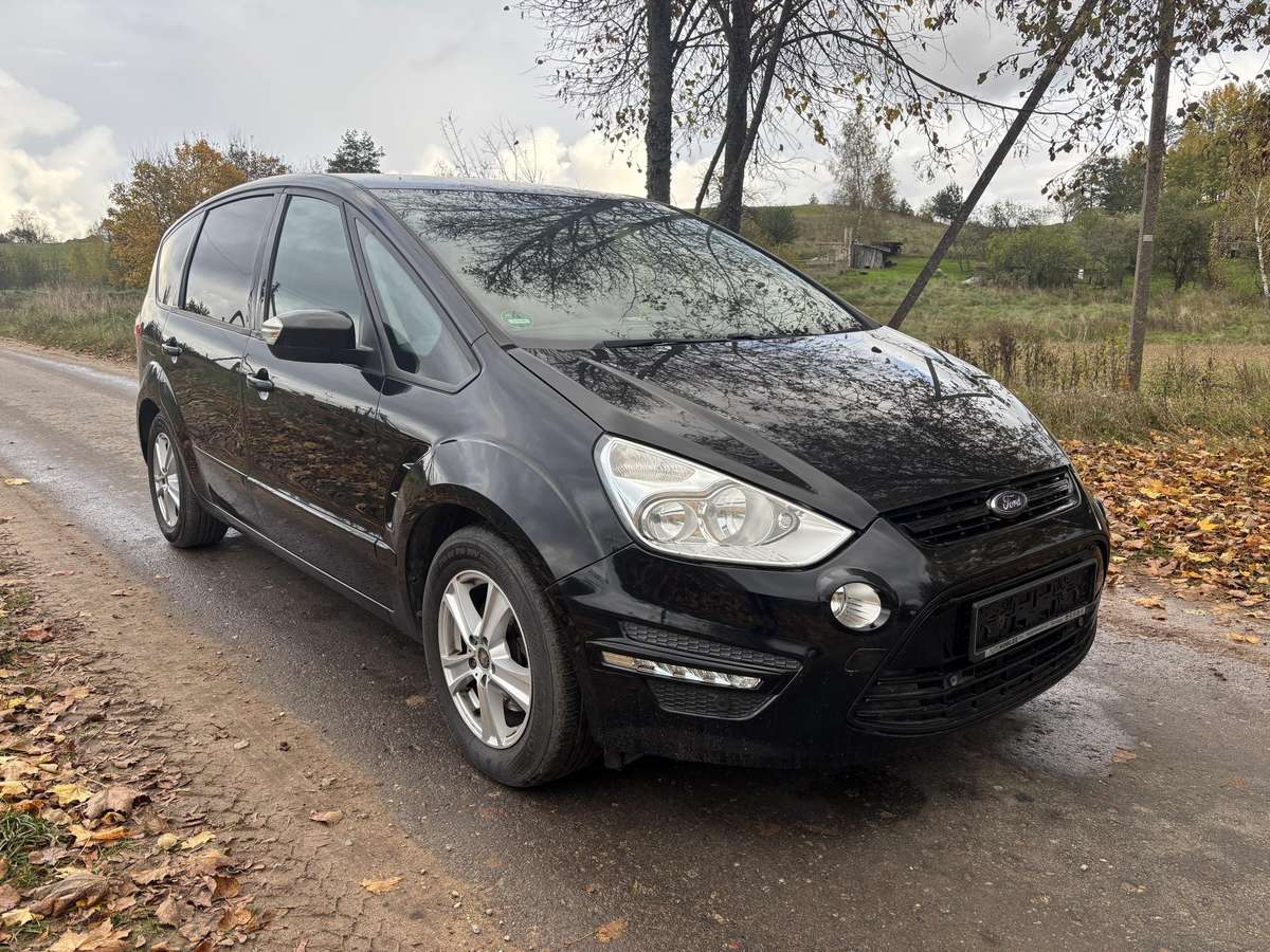 Ford S-MAX 2011 — rear view